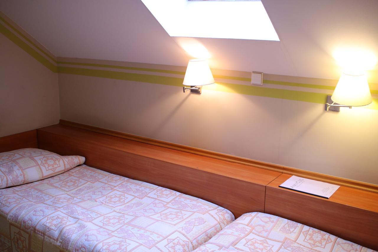 Amicus Zoliborz Bed & Breakfast 2*